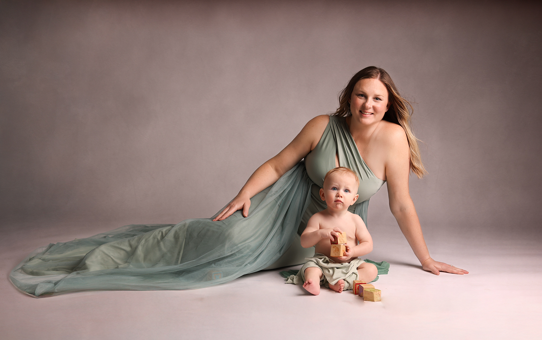 Maternity photographer